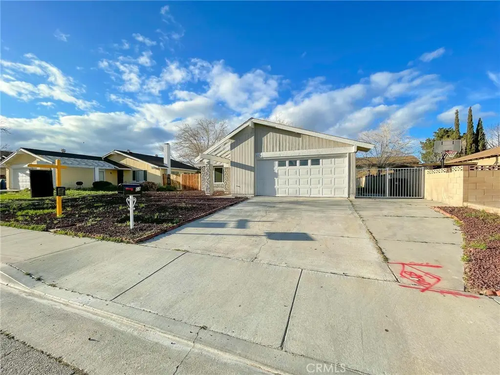 823 E Kildare Street, Lancaster, CA 93535 - Image #1