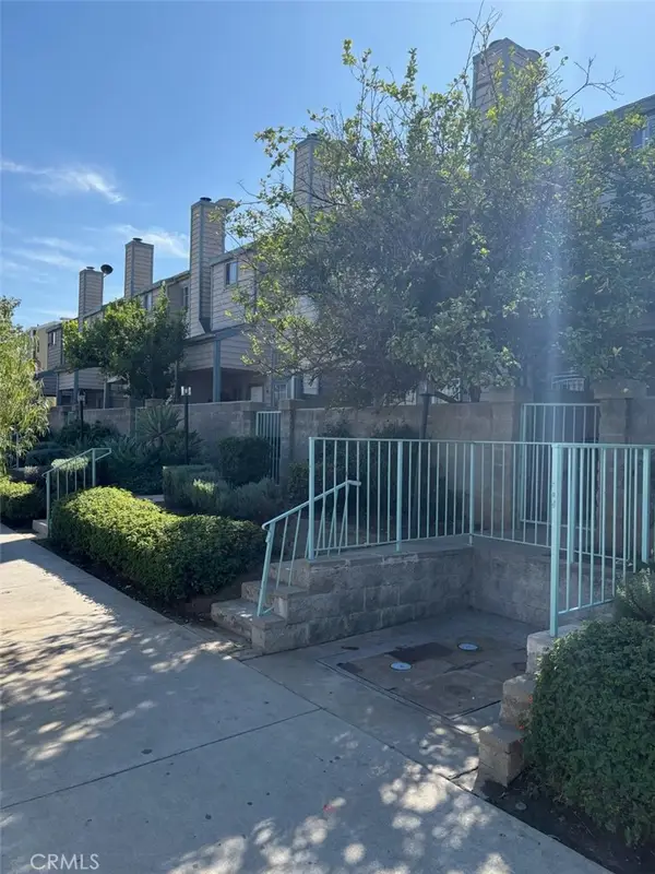13550 Foothill Boulevard #27, Sylmar, CA 91342