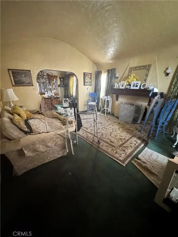 7523 Dalton, Los Angeles, CA 90047