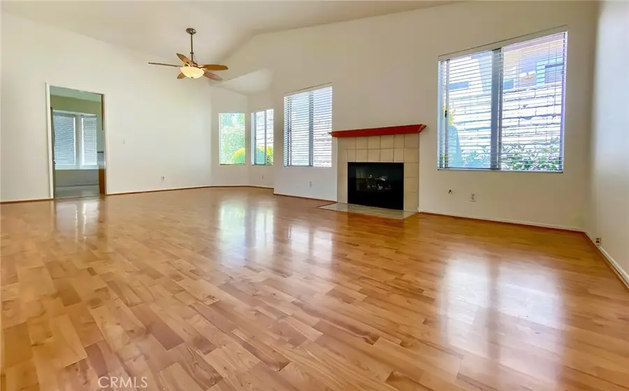 22839 Banyan #334, Saugus, CA 91390 - Image #2