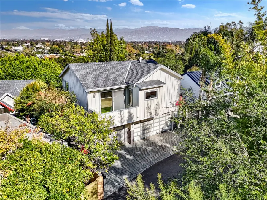 11771 Laurelwood, Studio City, CA 91604 - Image #2