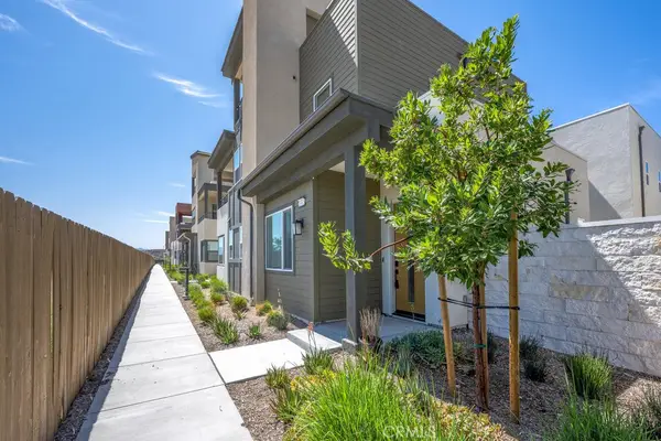 26915 Goldfinch Lane, Valencia, CA 91381