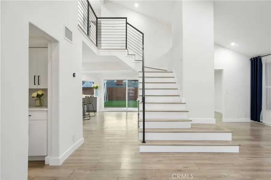 6321 Alonzo Avenue, Encino, CA 91316 - Image #2