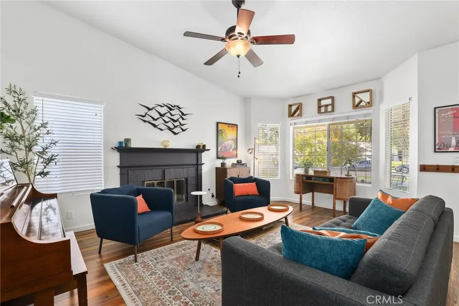 27819 Sumner, Saugus, CA 91350 - Image #3