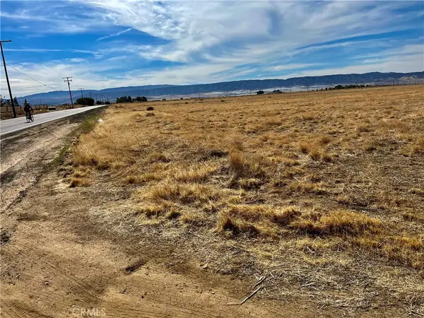 46121 70th, Lancaster, CA 93536