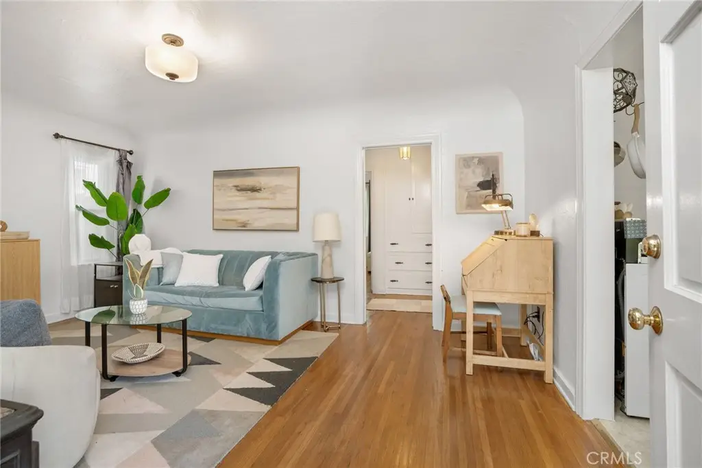 1323 5th Street, Glendale, CA 91201 - #1