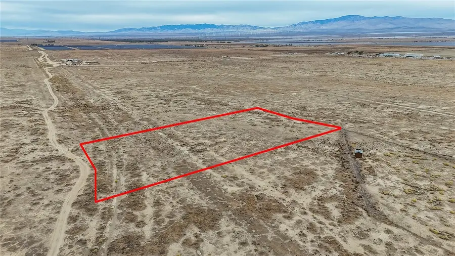 33 Antelope Hwy. A8, Lancaster, CA 93536 - #2
