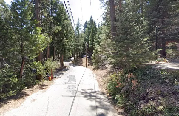 26212 Lake Forest Dr, Twin Peaks, CA 92391