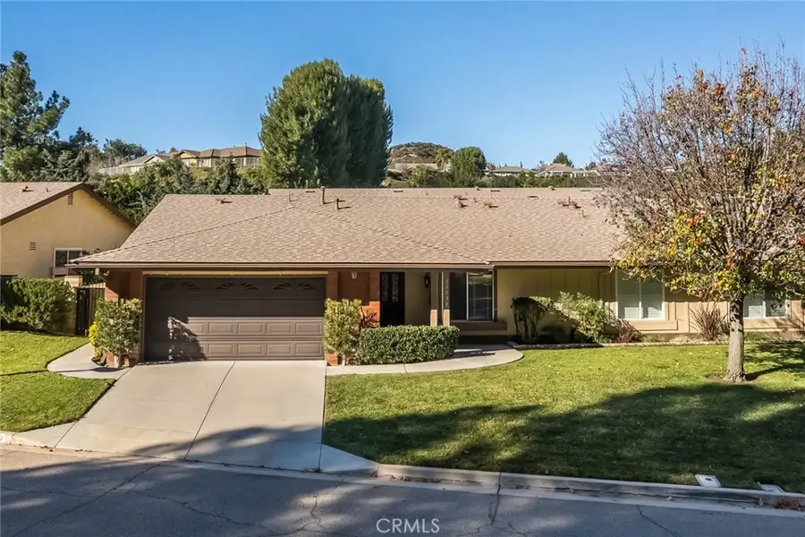 19539 Mesa Of The Oaks, Santa Clarita, CA 91321 - Image #2