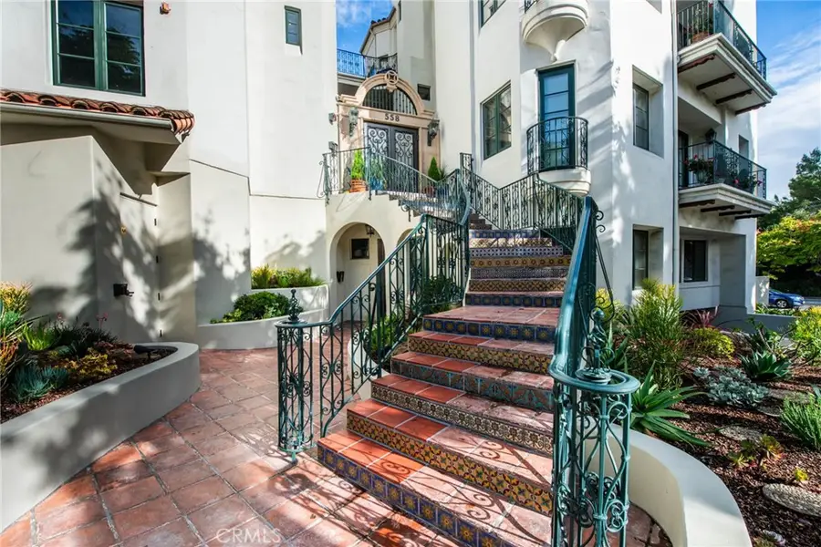 558 Hillgreen Drive #207, Beverly Hills, CA 90212 - Image #2