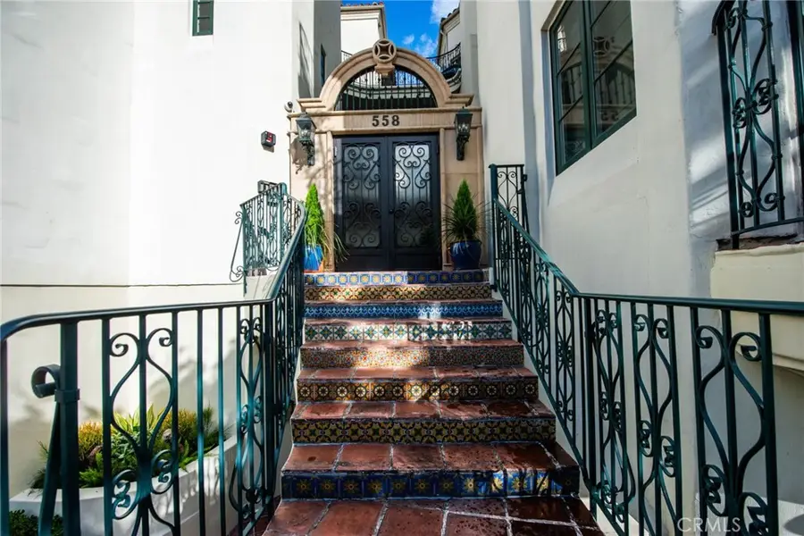558 Hillgreen Drive #207, Beverly Hills, CA 90212 - Image #3