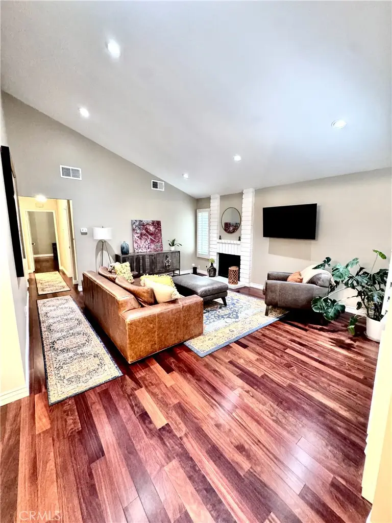 16255 Devonshire, Granada Hills, CA 91344 - Image #2