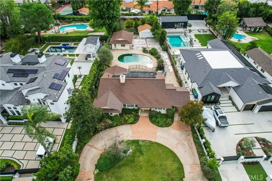 19732 Henshaw, Woodland Hills, CA 91364 - Image #3