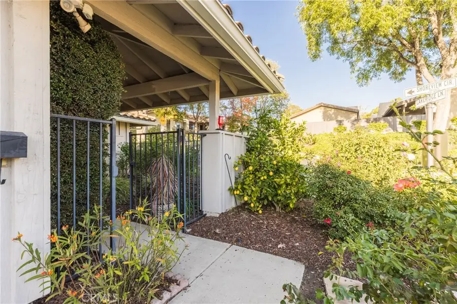 2819 Lakeridge Lane, Westlake Village, CA 91361 - Image #2