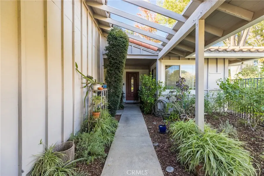 2819 Lakeridge Lane, Westlake Village, CA 91361 - Image #3