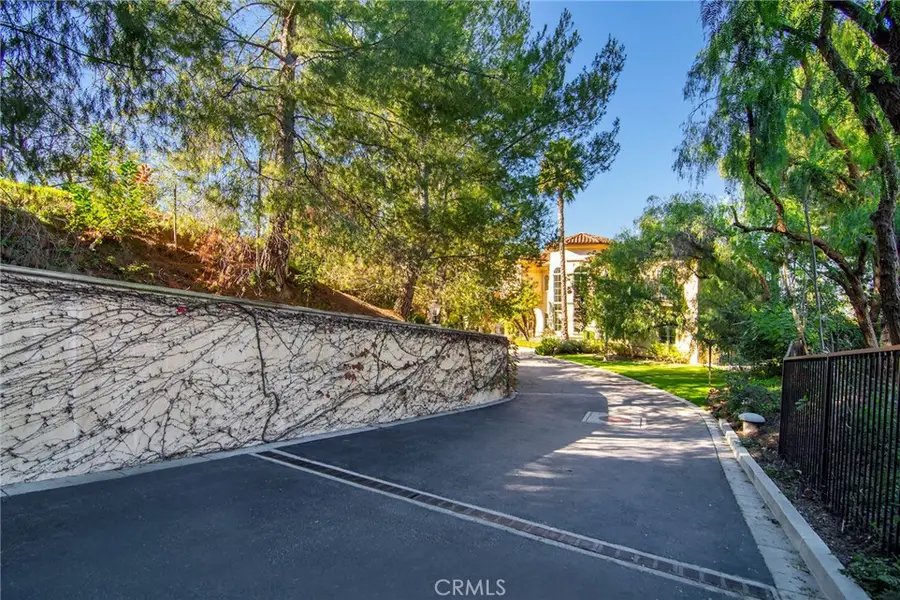 18933 La Montana Place, Tarzana, CA 91356 - Image #3