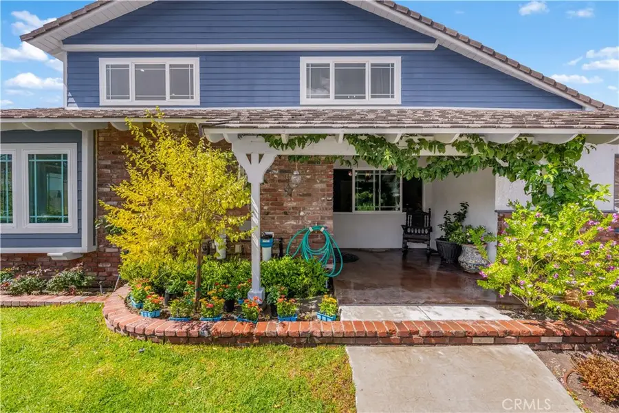 24405 Derian, Newhall, CA 91321 - Image #3