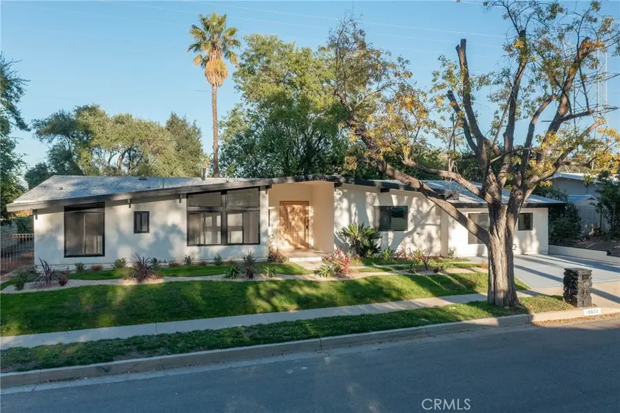 18653 Palomino Drive, Tarzana, CA 91356 - Image #2