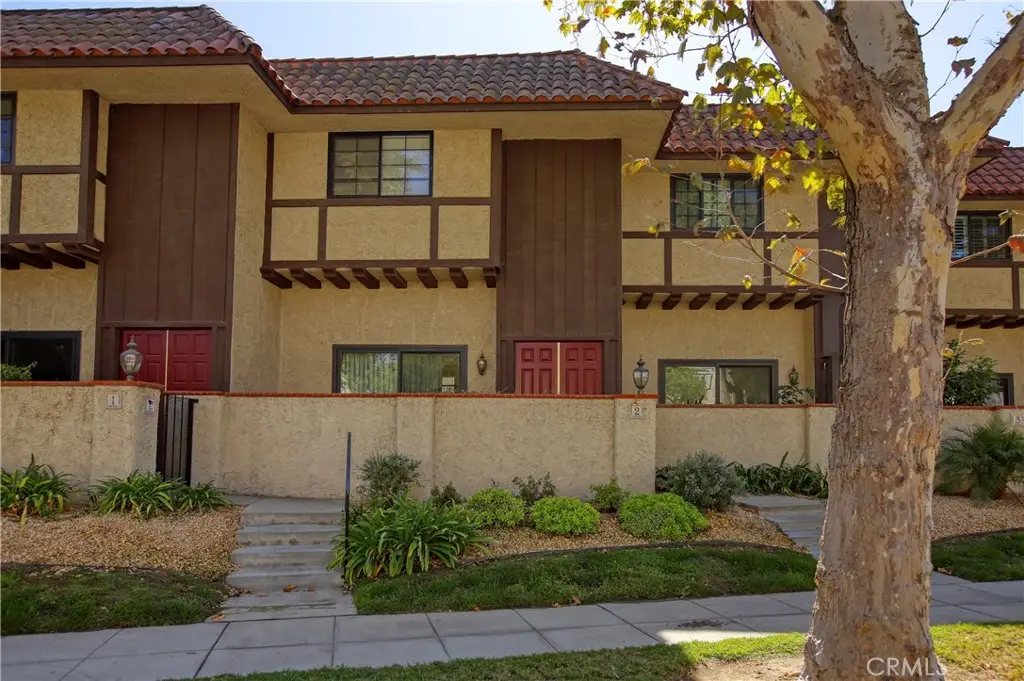400 W Riverside Drive #2, Burbank, CA 91506 - Image #1