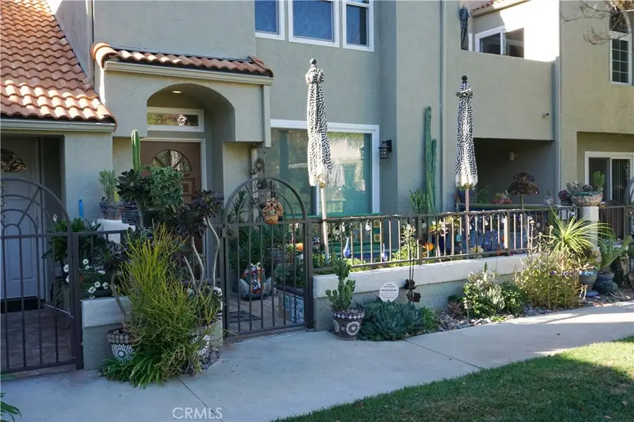 22350 Heritage Pass, Chatsworth, CA 91311 - Image #2