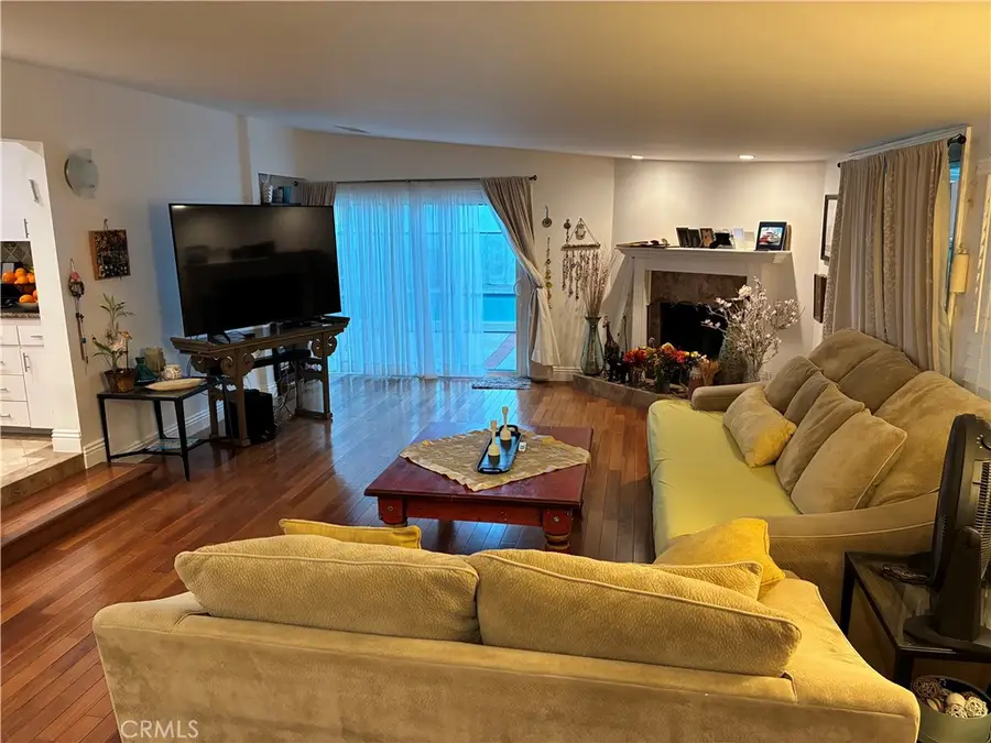 19046 Friar St, Tarzana, CA 91335 - Image #3