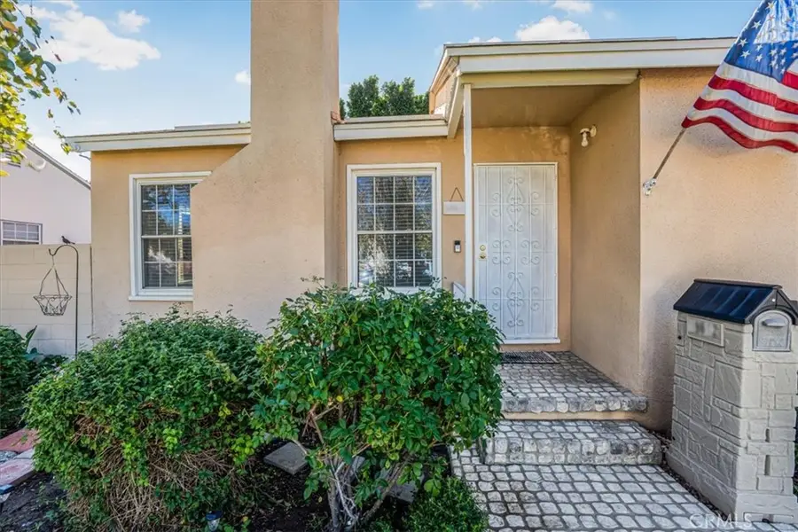 19612 Schoolcraft, Reseda, CA 91335 - Image #3