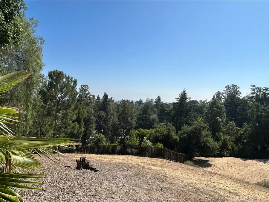 5075 Hood Drive, Woodland Hills, CA 91364 - #2