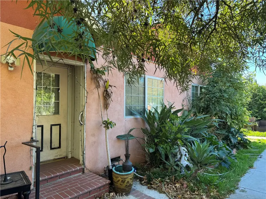 18536 Sunburst, Northridge, CA 91324 - Image #2