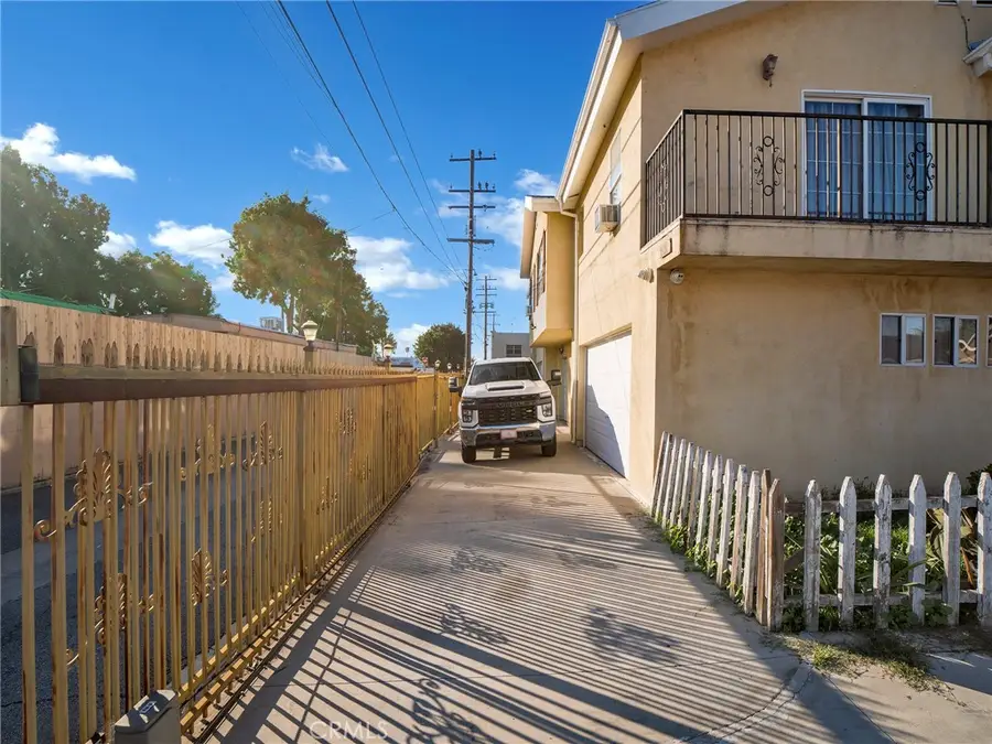 7114 El Selinda Ave, Bell Gardens, CA 90201 - #3