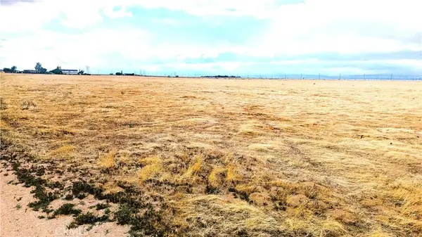 125 Vac/cor, Lancaster, CA 93536