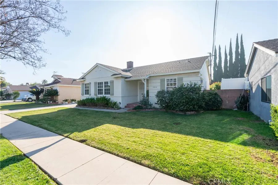 19218 Schoolcraft, Reseda, CA 91335 - Image #3