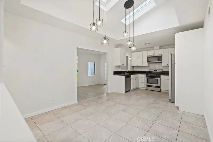 14746 Jaguar, San Fernando, CA 91345 - Image #2