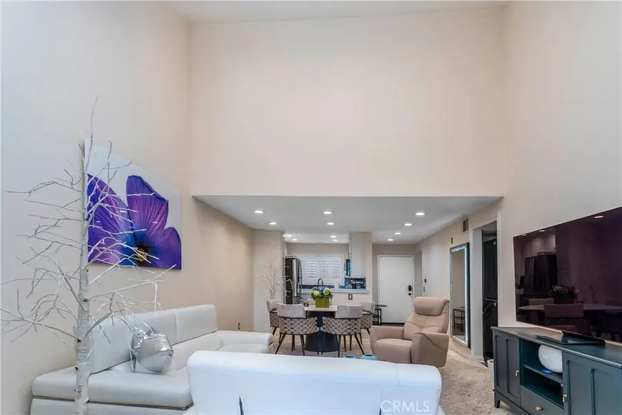 5515 Canoga Ave. #329 #329, Woodland Hills, CA 91367 - Image #2