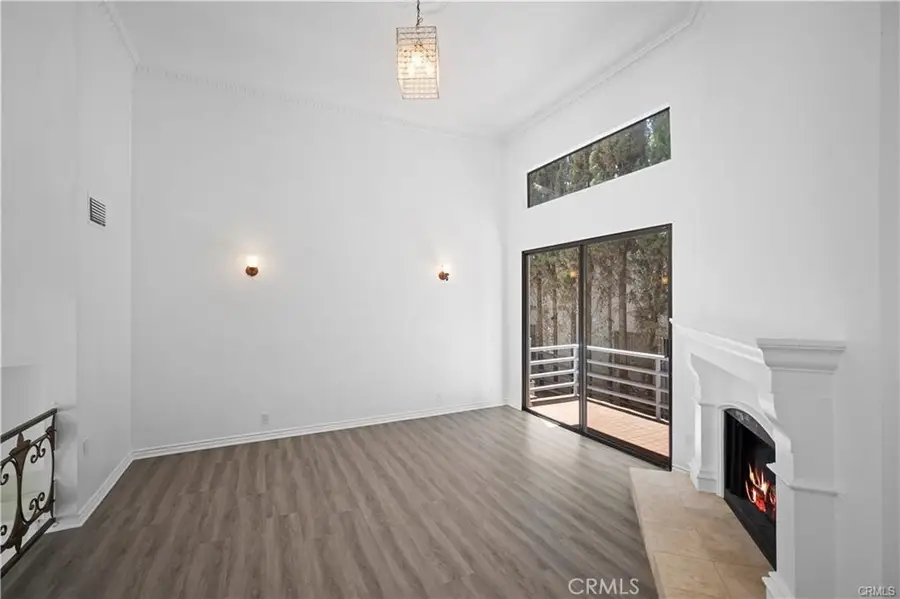 11954 Mayfield Avenue #3, Los Angeles, CA 90049 - #2