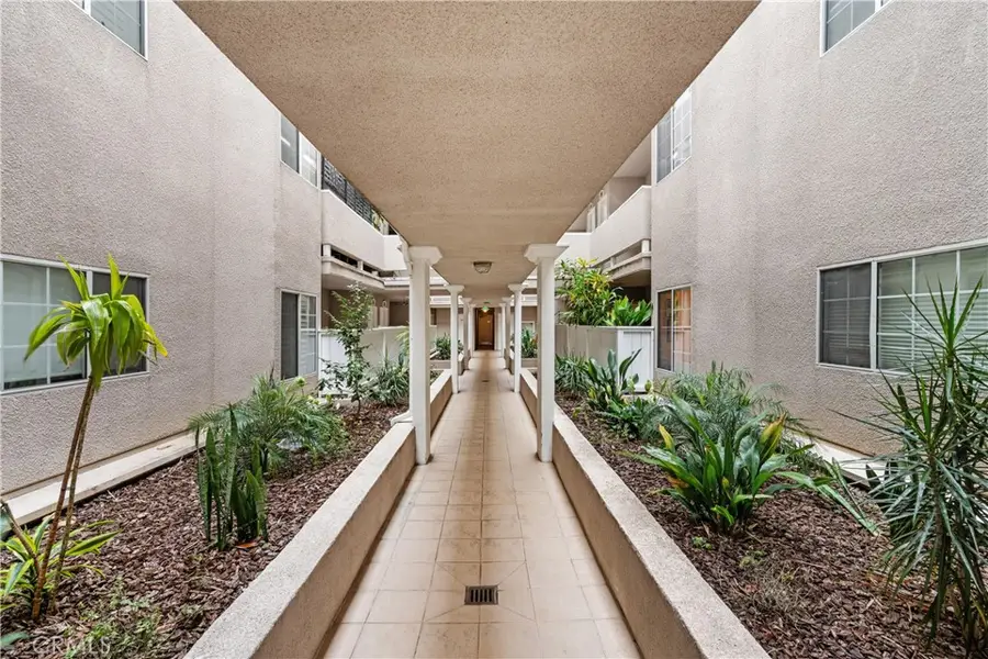 1228 14th Street #105, Santa Monica, CA 90404 - Image #2