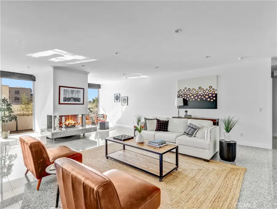 1333 S Beverly Glen Boulevard #402, Los Angeles, CA 90024 - #3