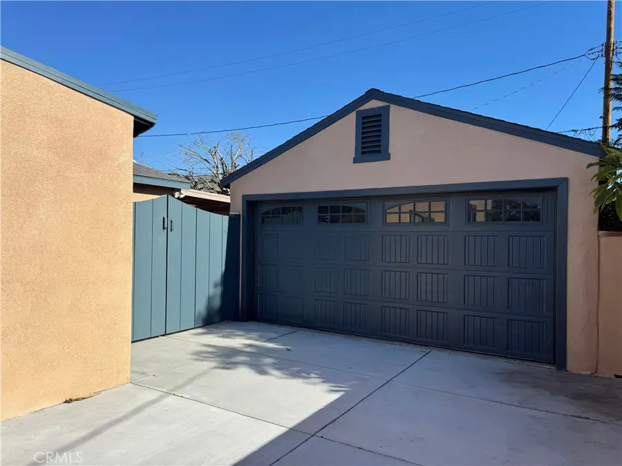 2210 N Buena Vista, Burbank, CA 91504 - #2