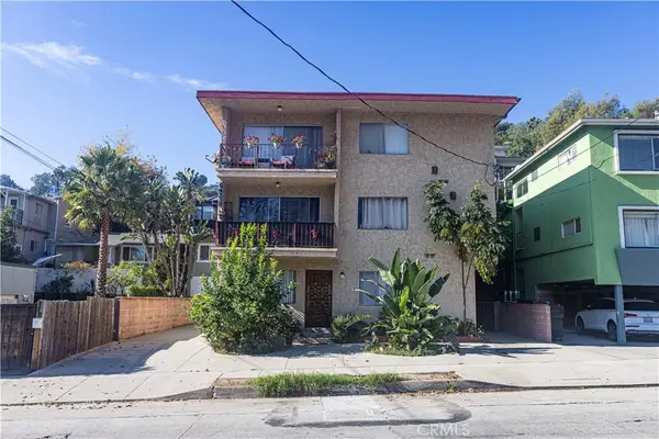 2421 N Beachwood, Los Angeles, CA 90068