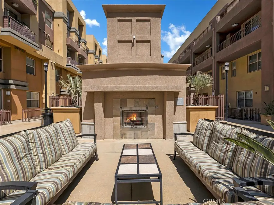 150 S San Fernando, Burbank, CA 91502 - #3