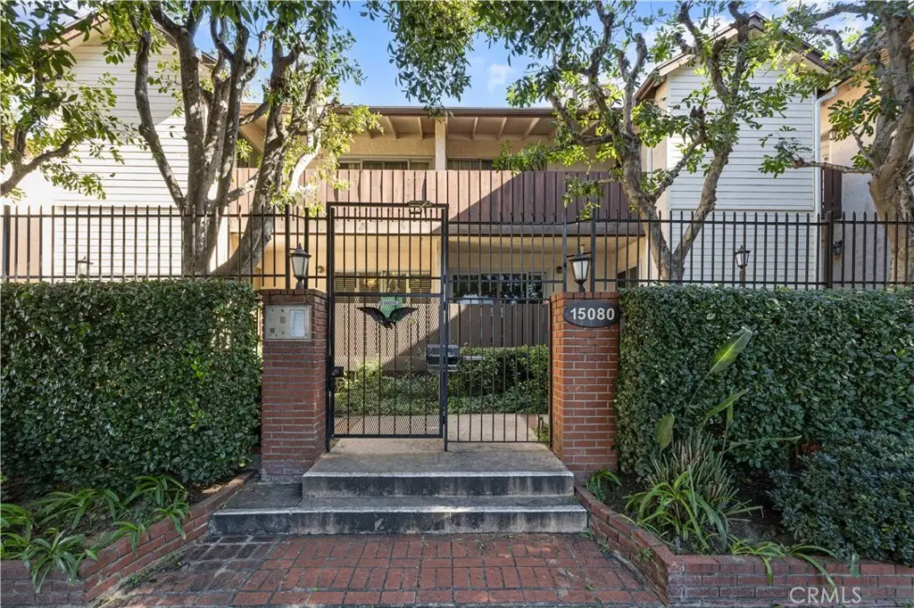 15080 Victory #205, Van Nuys, CA 91411 - Image #1