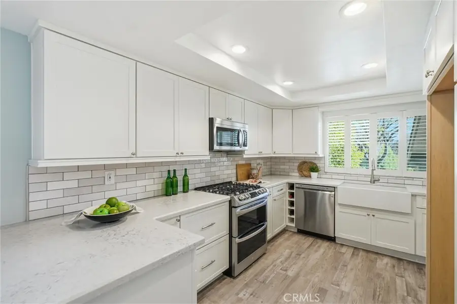 20066 Avenue Of The Oaks, Newhall, CA 91321 - #3