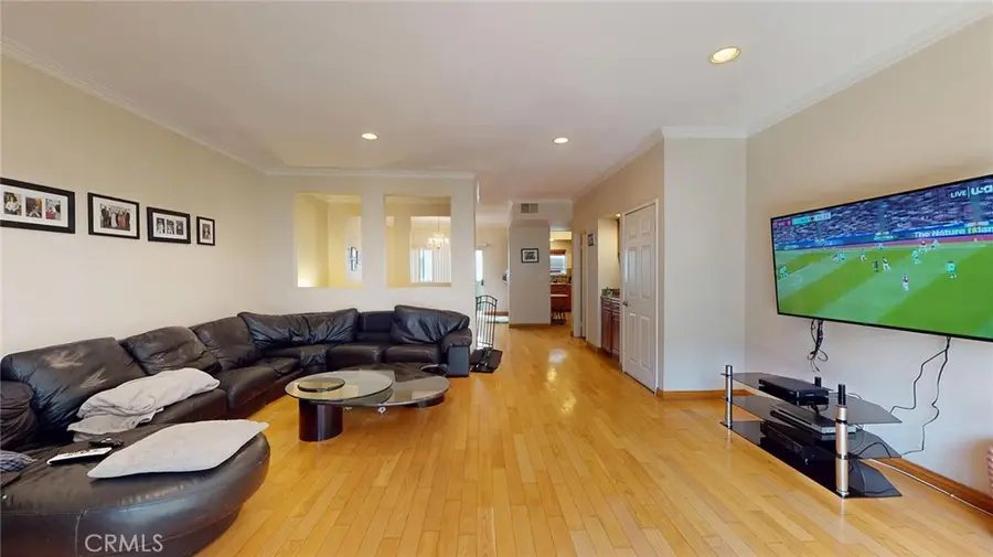 14919 Dickens Street #105, Sherman Oaks, CA 91403 - #2