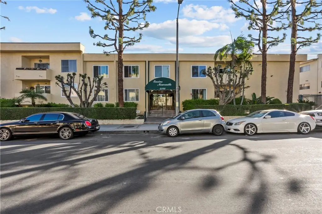 5328 Newcastle #18, Encino, CA 91316 - #1