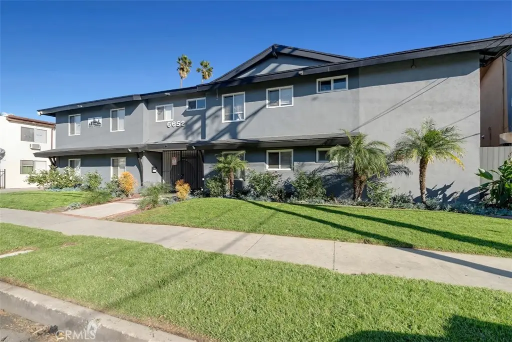6652 Darby Avenue, Reseda, CA 91335 - #1