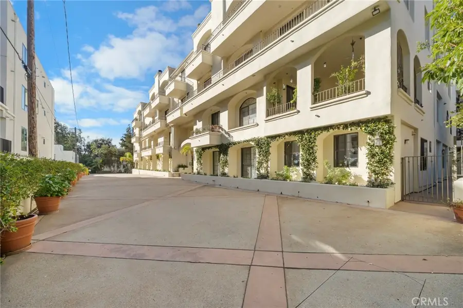 453 S Barrington Avenue #303, Los Angeles, CA 90049 - #2