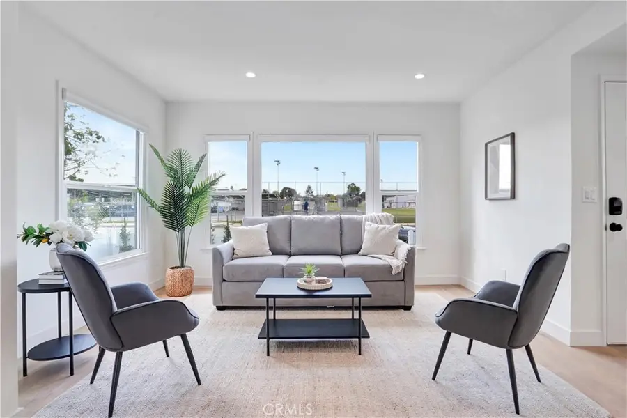 6438 Lindley Ave, Reseda, CA 91335 - Image #3