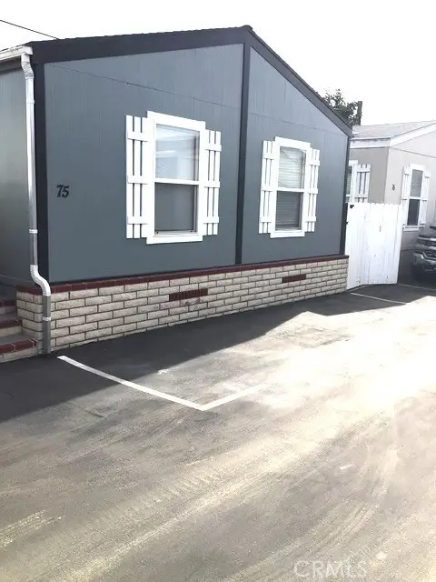 7560 Woodman #75, Van Nuys, CA 91405