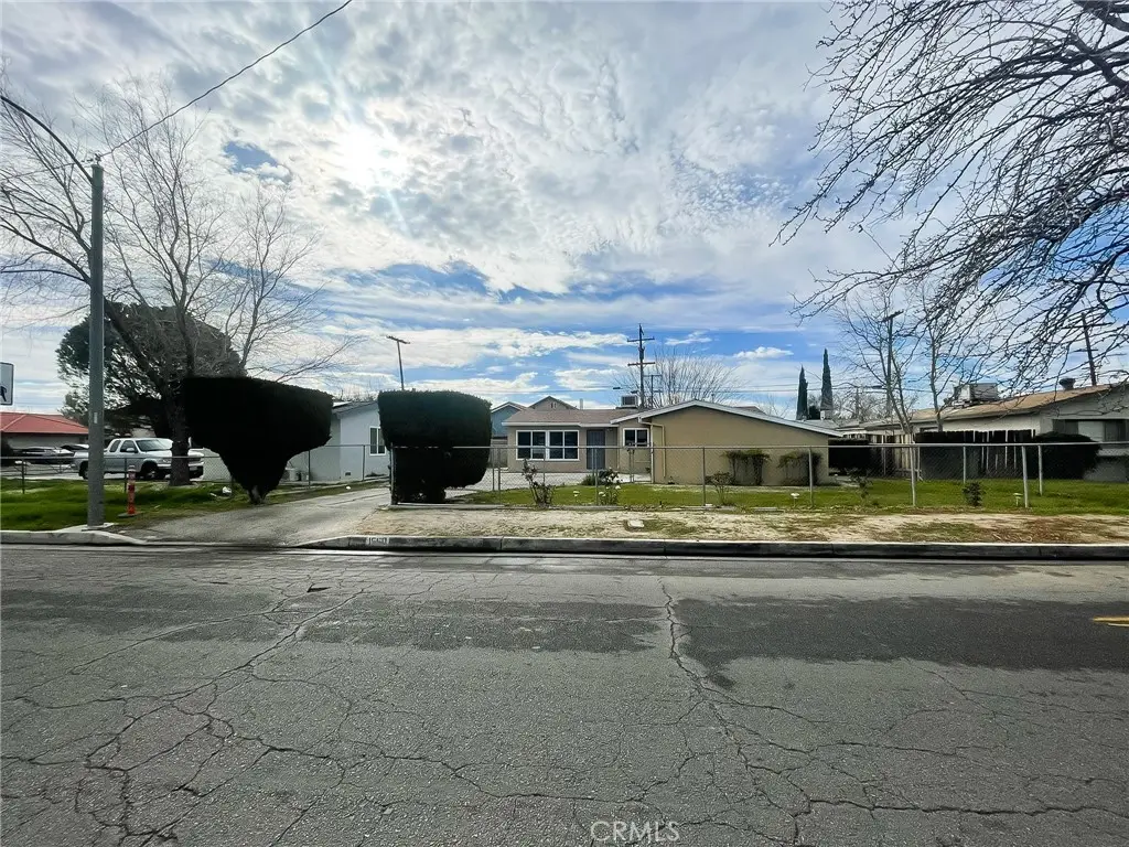 1560 W Avenue H10, Lancaster, CA 93534 - #1