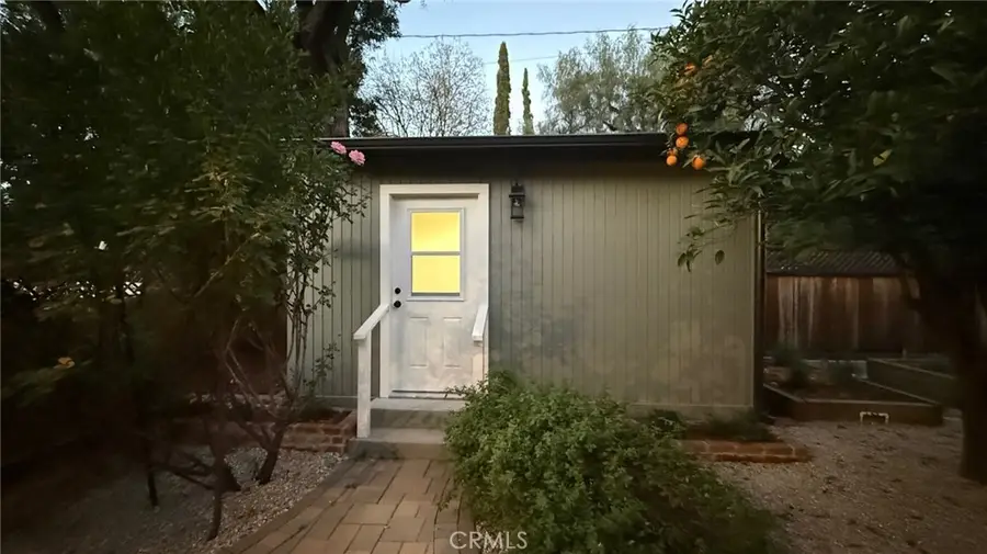 22121 Avenue Morelos, Woodland Hills, CA 91364 - Image #2