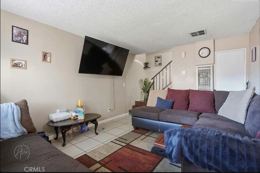1024 Bernard Street, Bakersfield, CA 93305 - #2